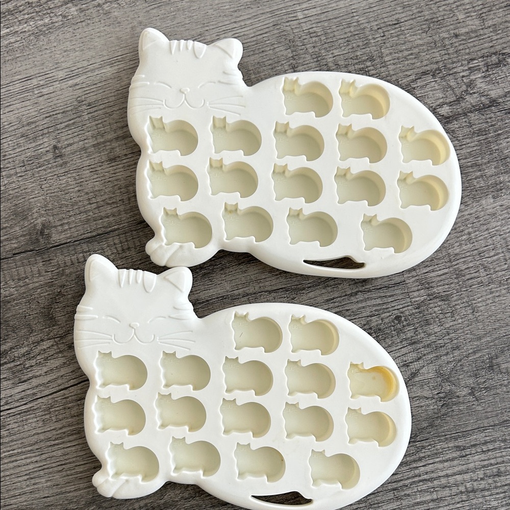 Cat-Shaped Silicone Ice Cube Tray - White set 2 NWOT - Picture 1 of 3
